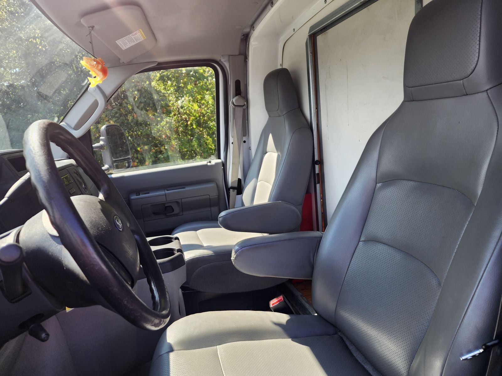 2017 Ford E-350SD Base Cutaway