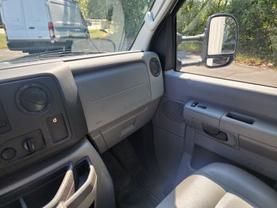 2017 Ford E-350SD Base Cutaway