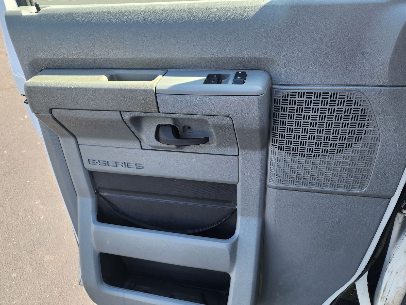 2017 Ford E-350SD Base Cutaway