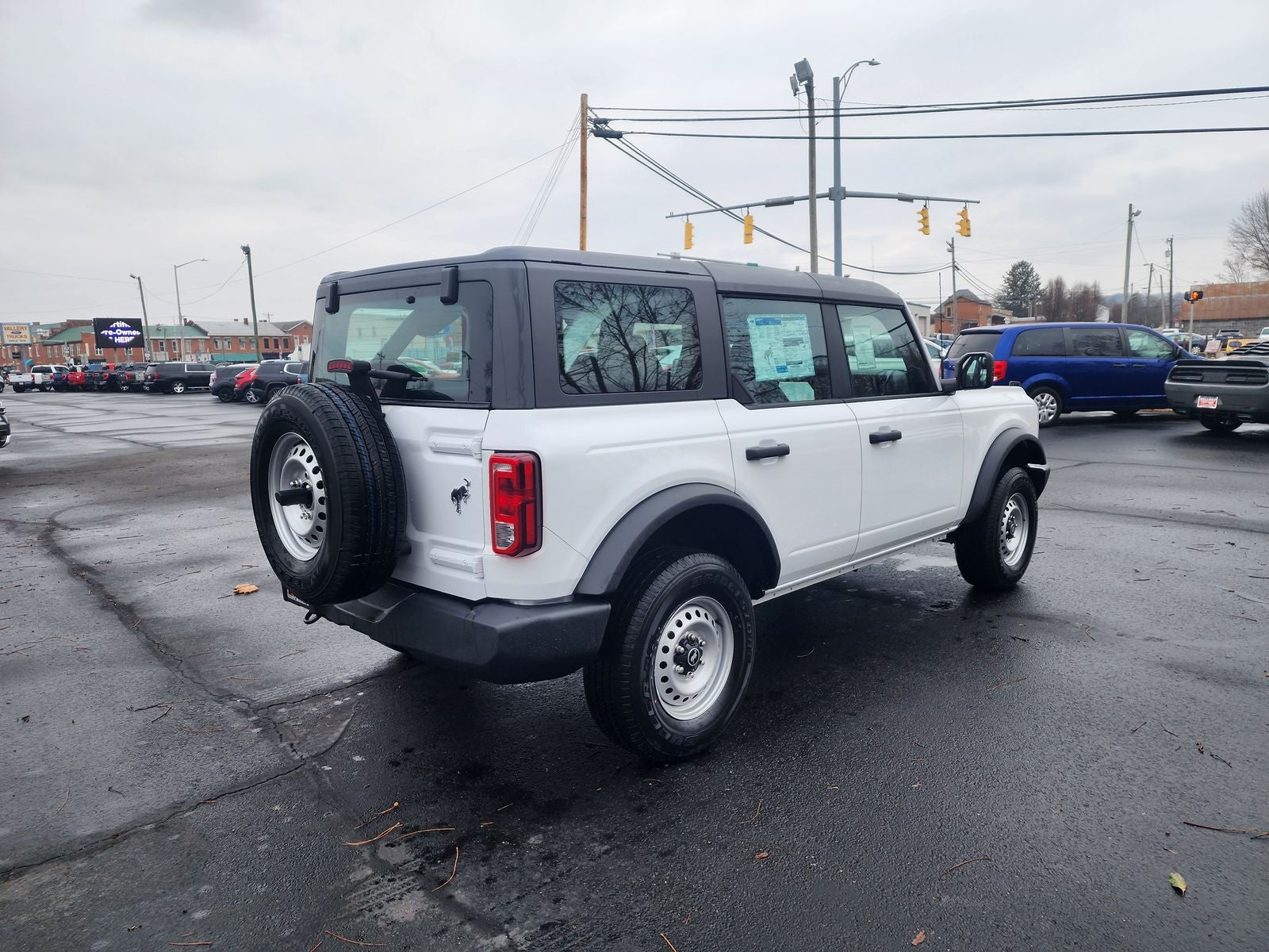2025 Ford Bronco Base