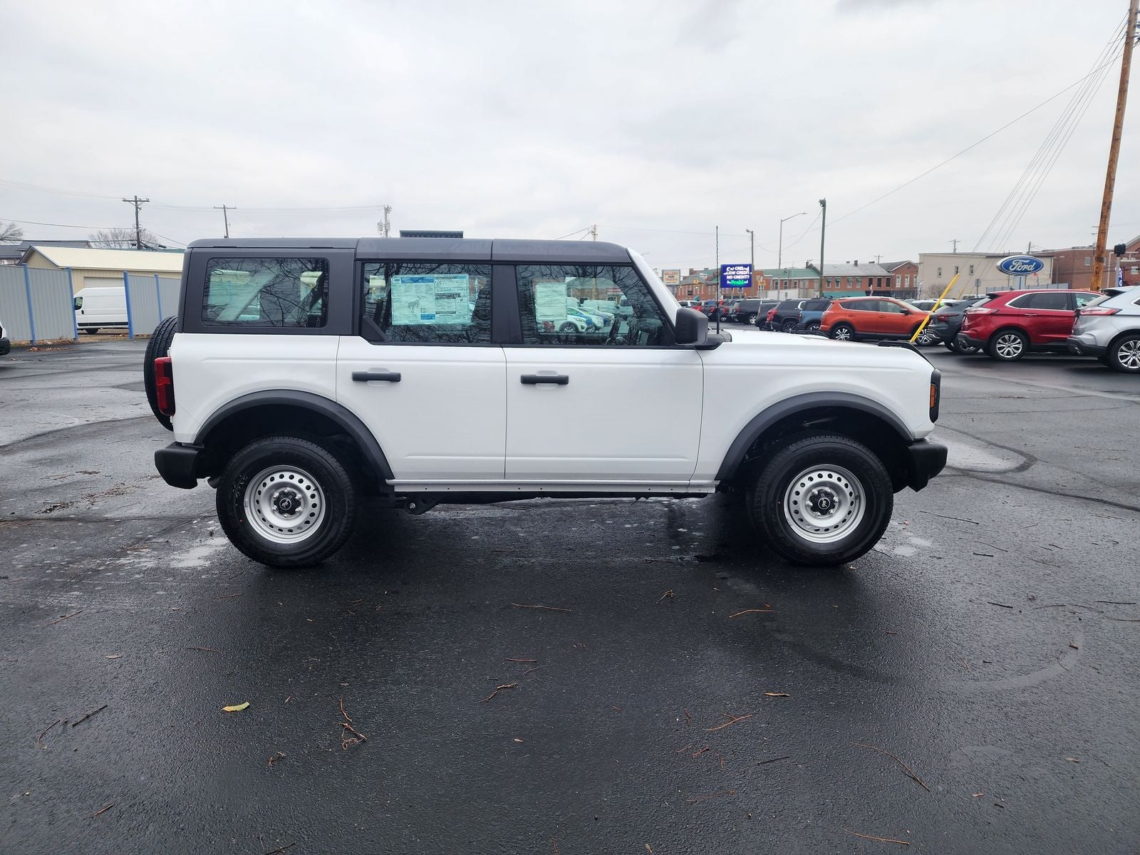 2025 Ford Bronco Base