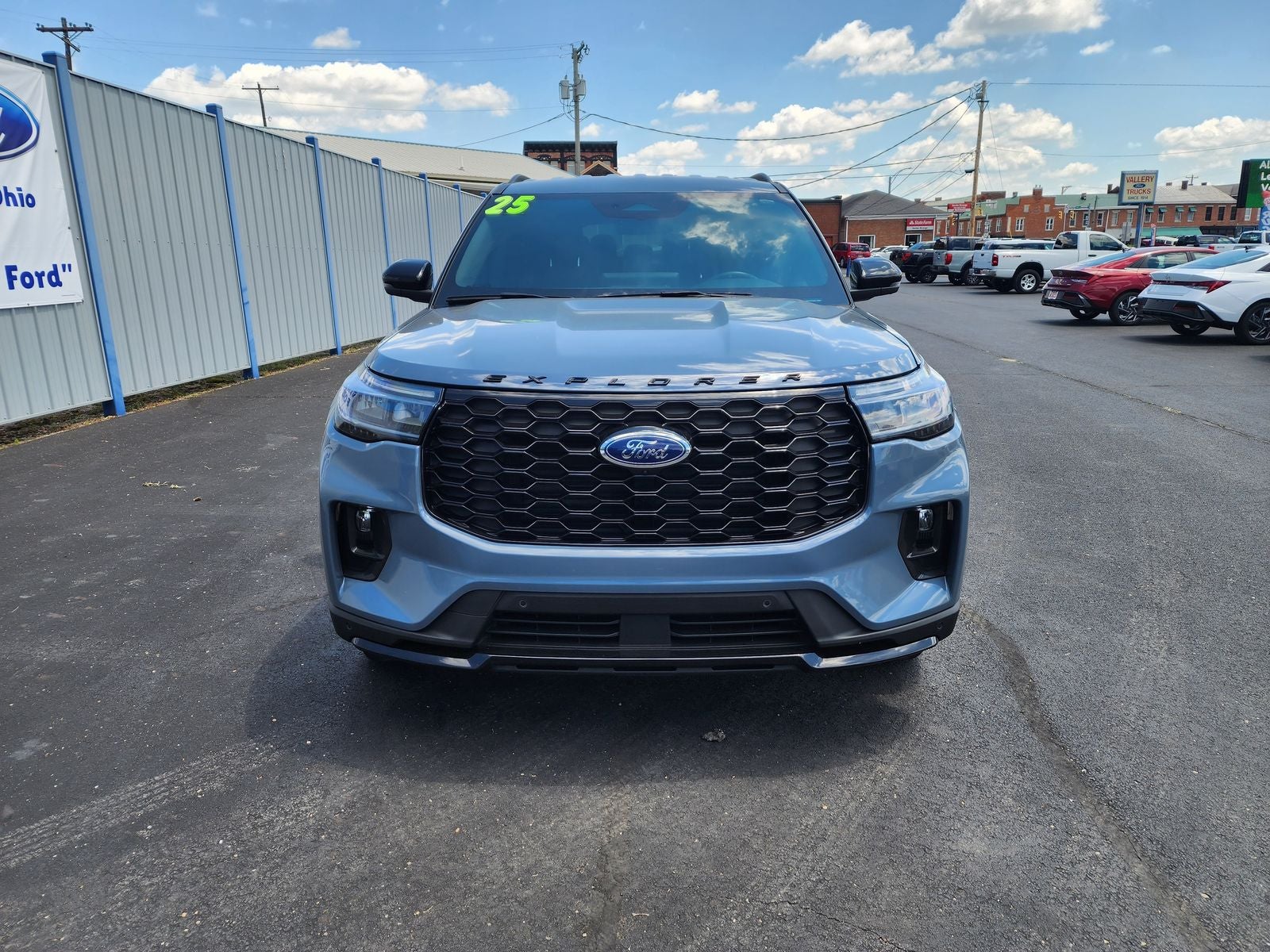2025 Ford Explorer ST-Line