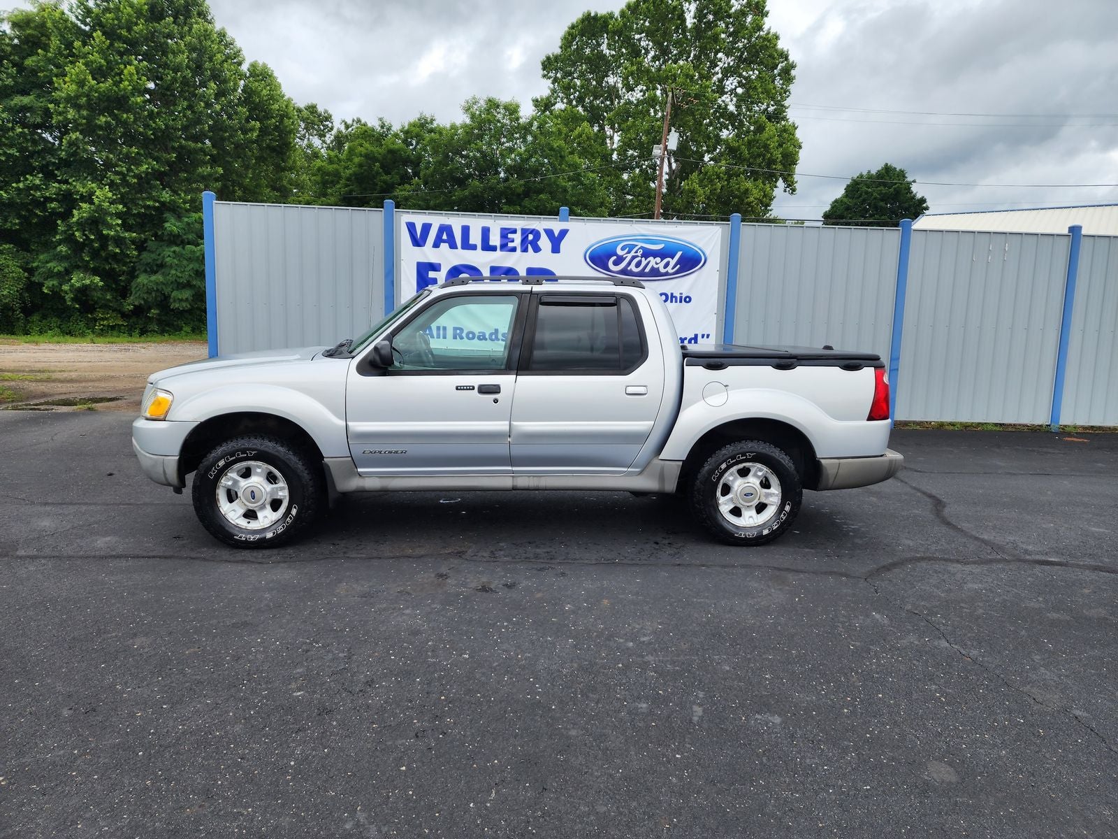 2001 Ford Explorer Sport Trac Base