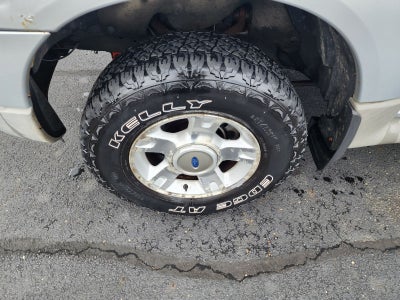 2001 Ford Explorer Sport Trac Base