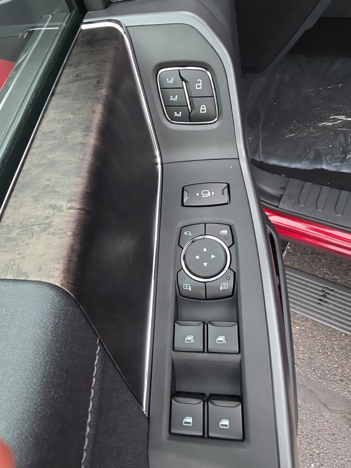 2027 Ford F-350SD Lariat DRW