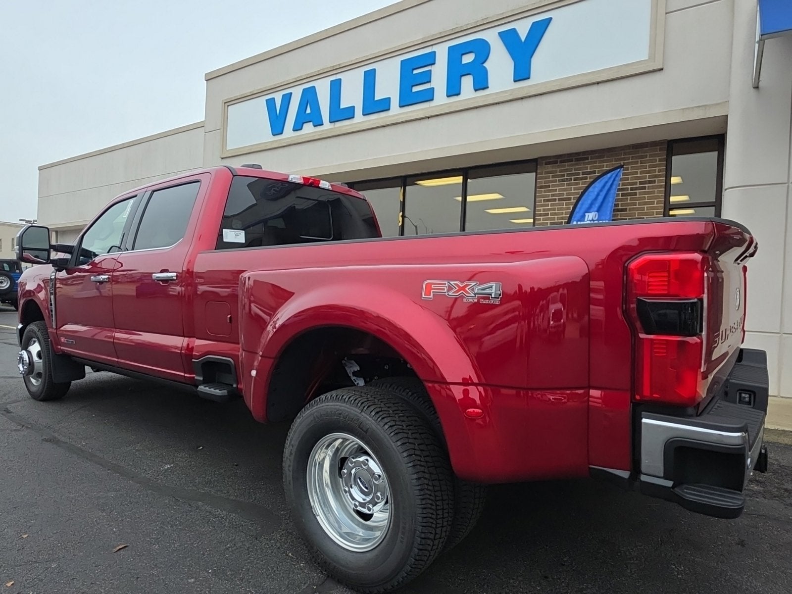 2027 Ford F-350SD Lariat DRW