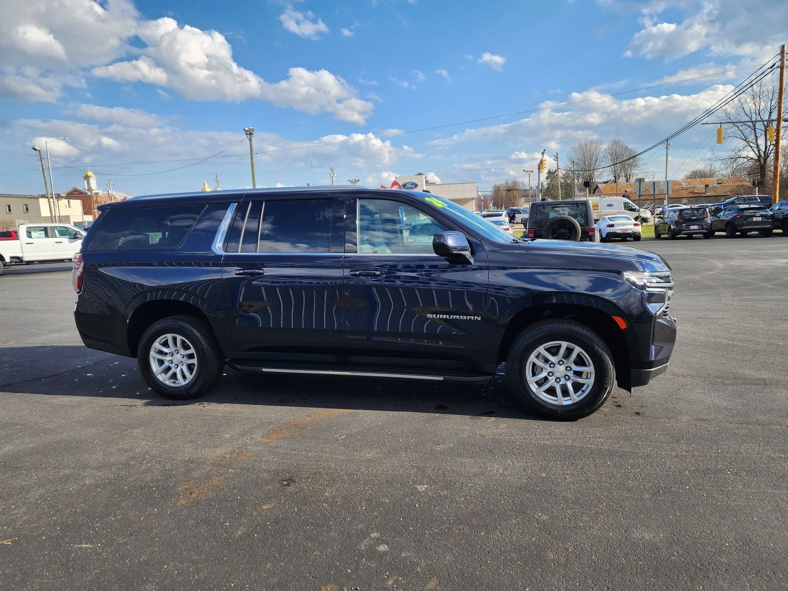 2024 Chevrolet Suburban LT