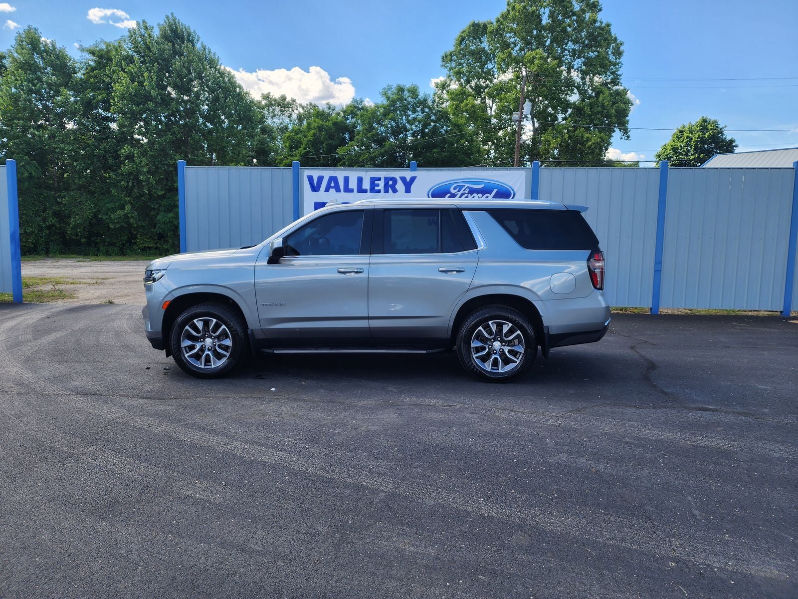 2023 Chevrolet Tahoe LS