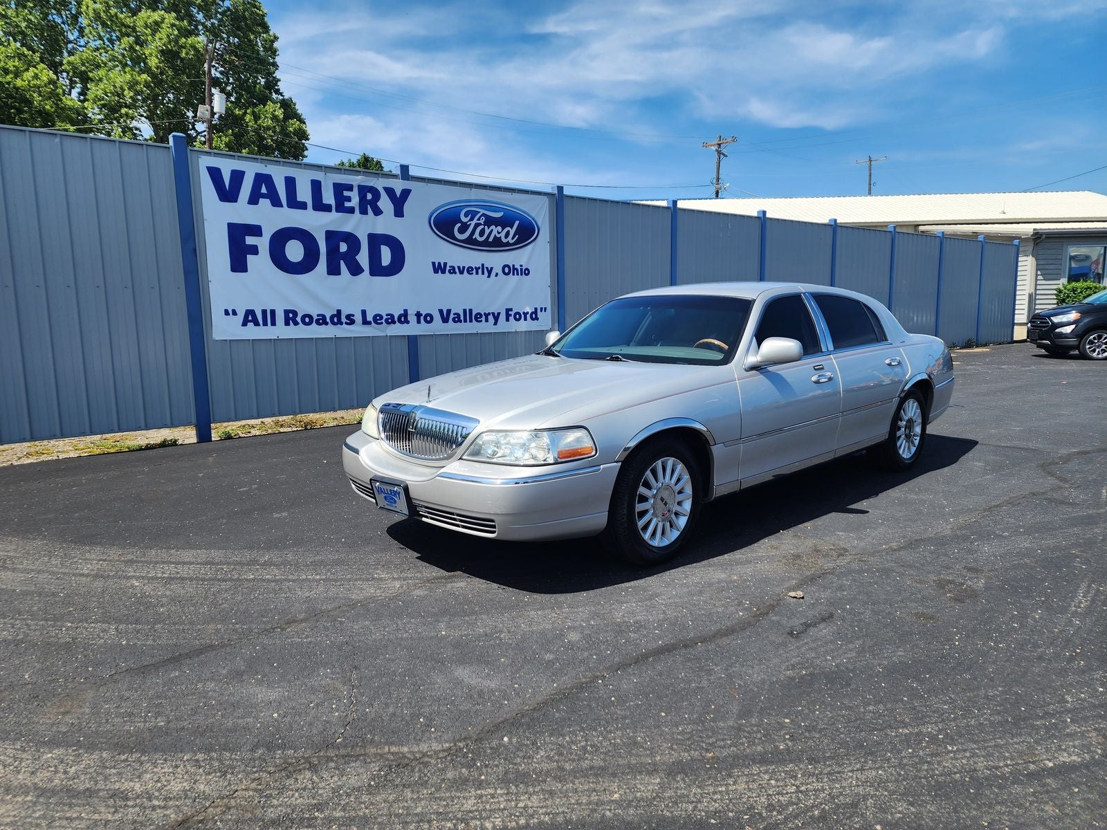 2004 Lincoln Town Car Ultimate's photo