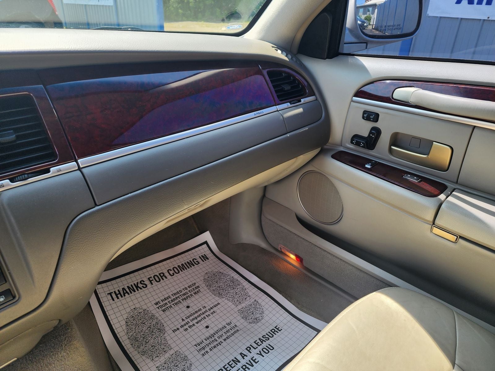 2004 Lincoln Town Car Ultimate