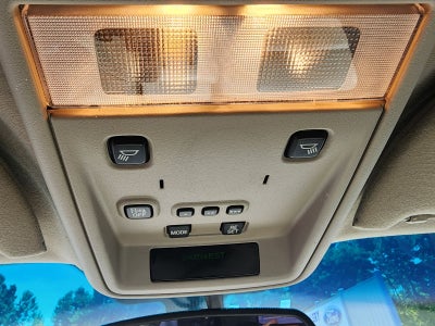 2004 Lincoln Town Car Ultimate