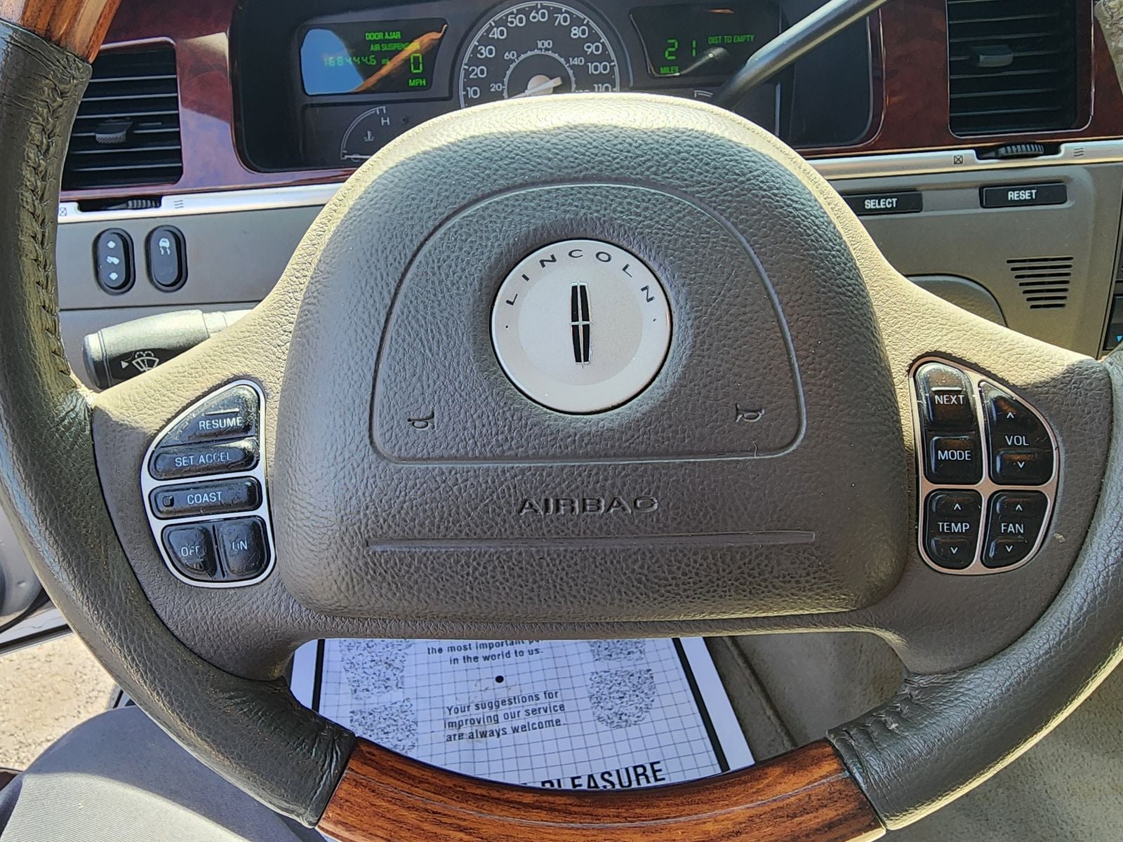 2004 Lincoln Town Car Ultimate