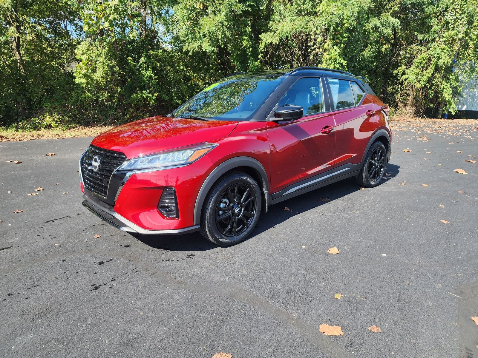 2023 Nissan Kicks SR