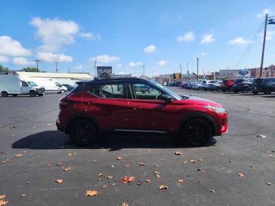 2023 Nissan Kicks SR