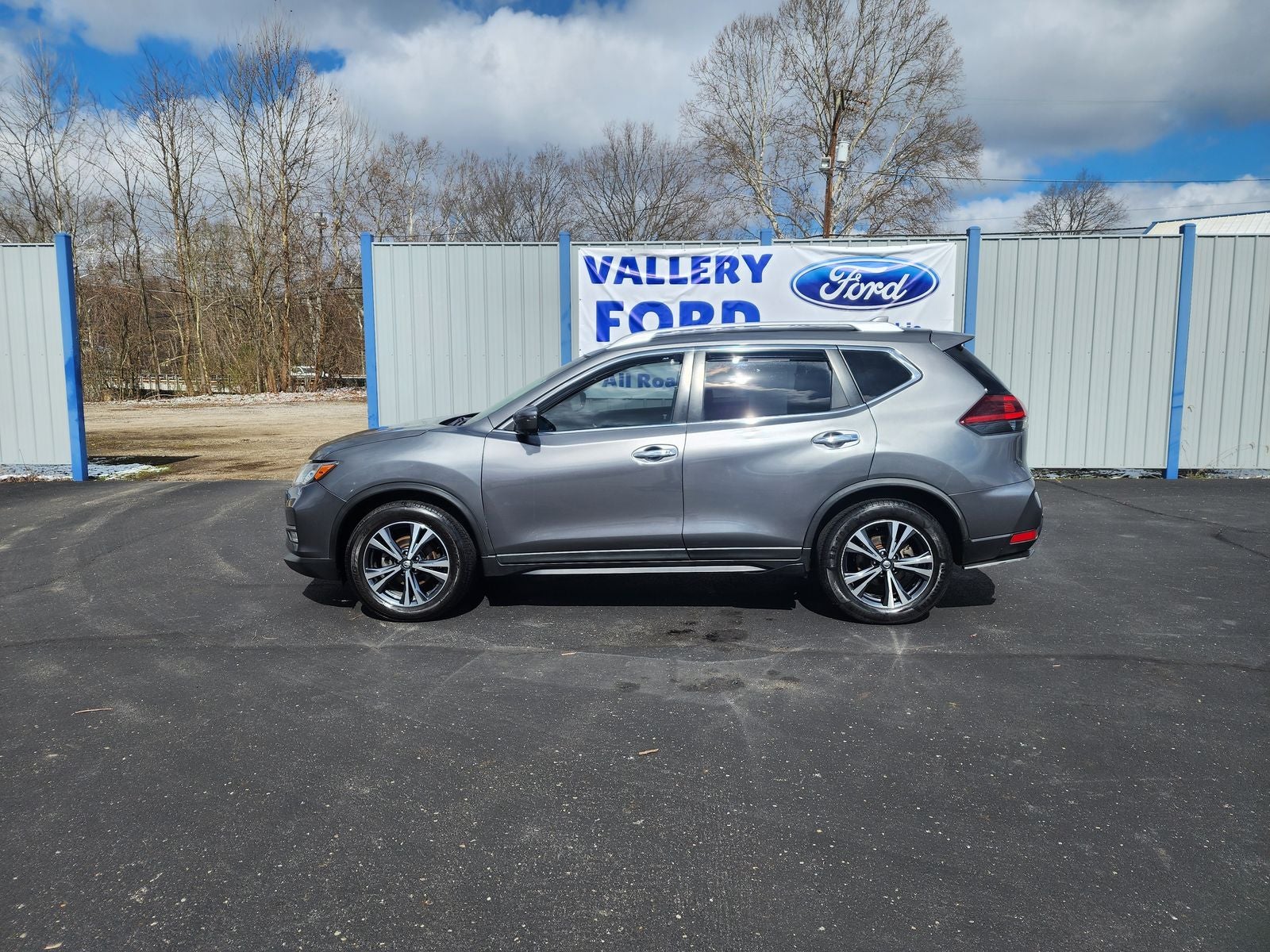 Used 2019 Nissan Rogue SV with VIN JN8AT2MT4KW263043 for sale in Waverly, OH